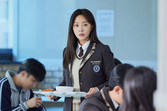 Mỹ nhân đơ nhất phim Hàn hiện tại gây sốt vì diện mạo trẻ đẹp, 31 tuổi vẫn "cưa sừng làm nghé" đóng học sinh