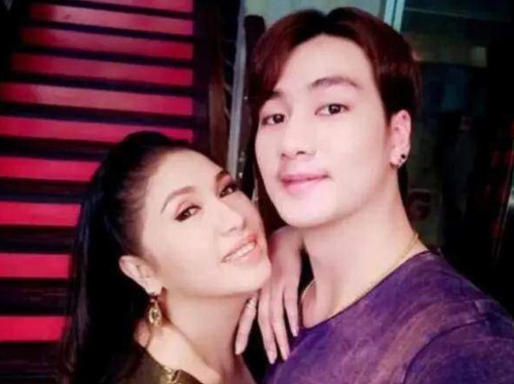 Bất chấp để ở bên chồng kém 25 tuổi, sau một đêm người phụ nữ 53 tuổi khóc ròng hối hận