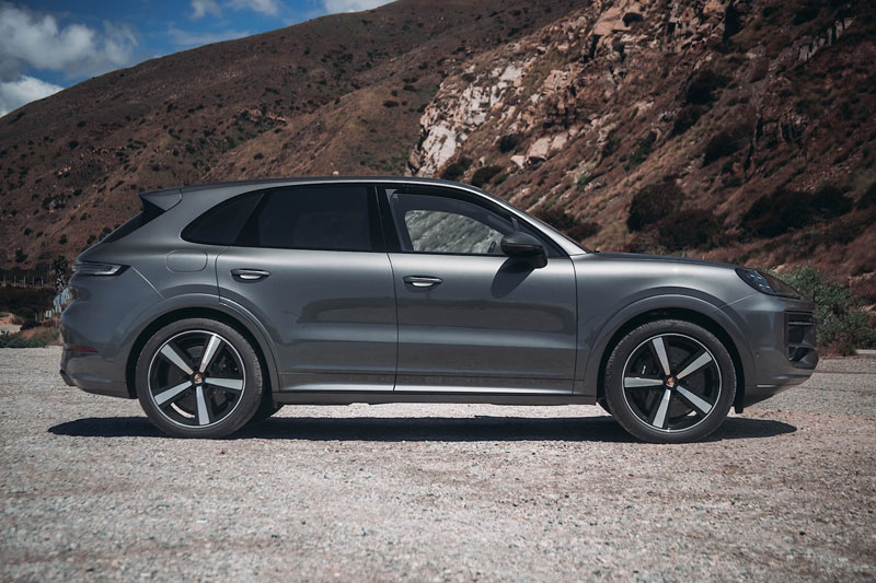 Porsche Cayenne 2024 ra mắt tại Việt Nam, giá khởi điểm 5,560 tỷ đồng