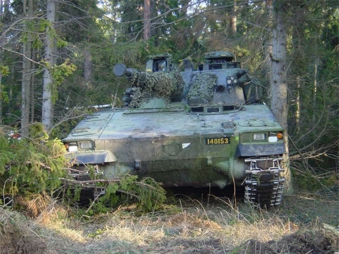 Thụy Điển hợp tác cùng Ukraine sản xuất 1.000 xe chiến đấu bộ binh CV90