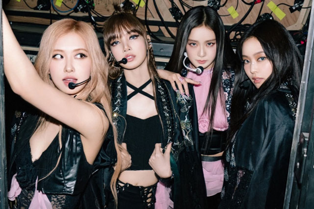 BLACKPINK vượt qua các đối thủ nặng kí, là nhóm nhạc nữ đầu tiên sau 24 năm lập được kì tích này tại VMAs!