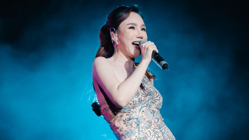 Hồ Quỳnh Hương thổ lộ: "Vẫn đang chờ người ấy xuất hiện"