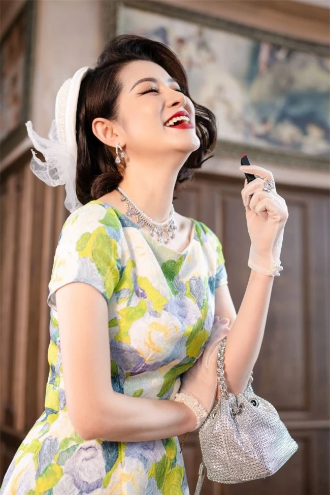 Gái Tuyên Quang &#34;cắm sừng&#34; Việt Anh trên sóng VTV: U40 vẫn đẹp trong veo, hôn nhân cực kỳ kín tiếng - 11