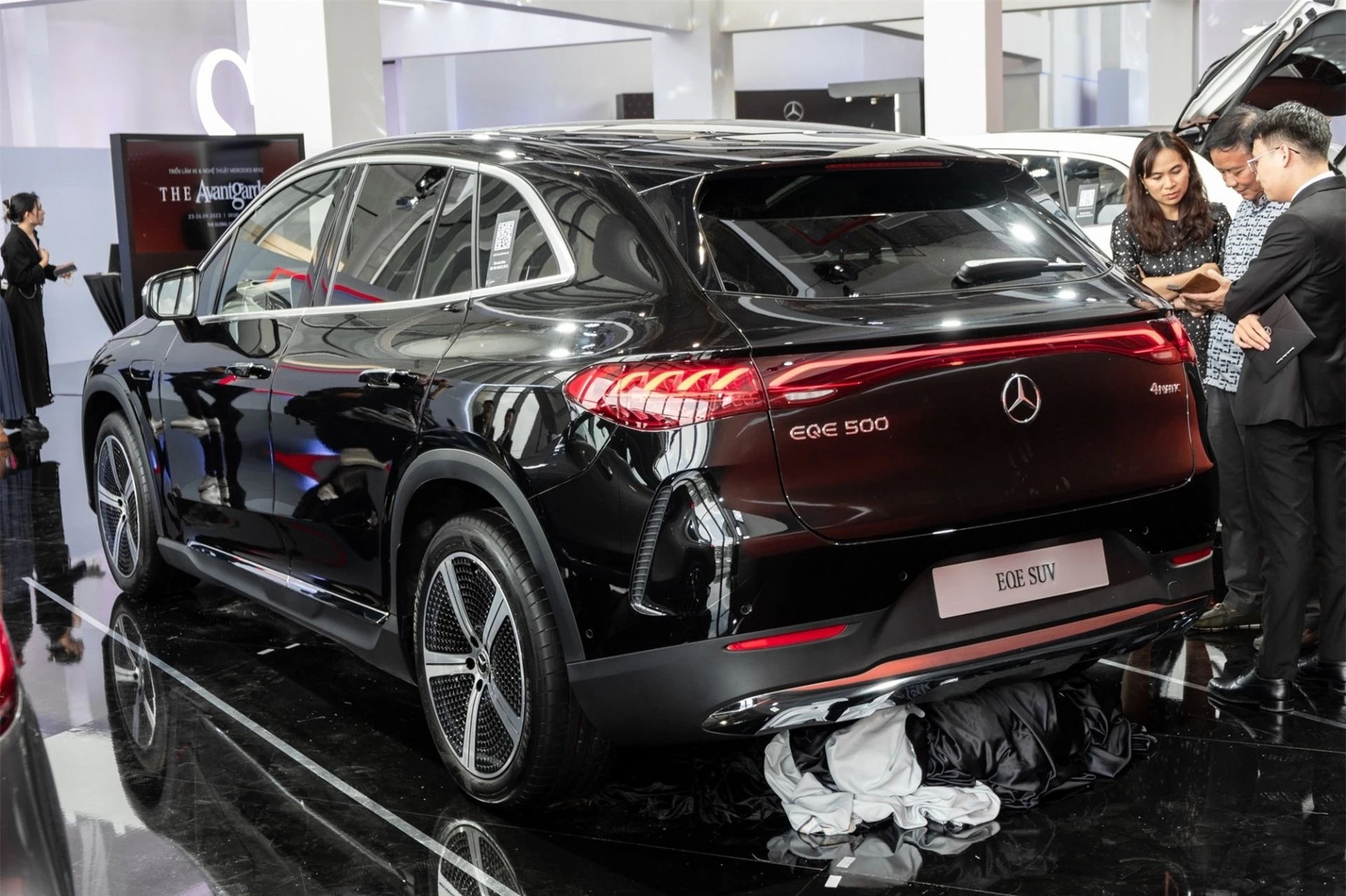 Mercedes-Benz Việt Nam trình làng bộ ba SUV thuần điện mới, giá từ 2,29 tỷ đồng 331020