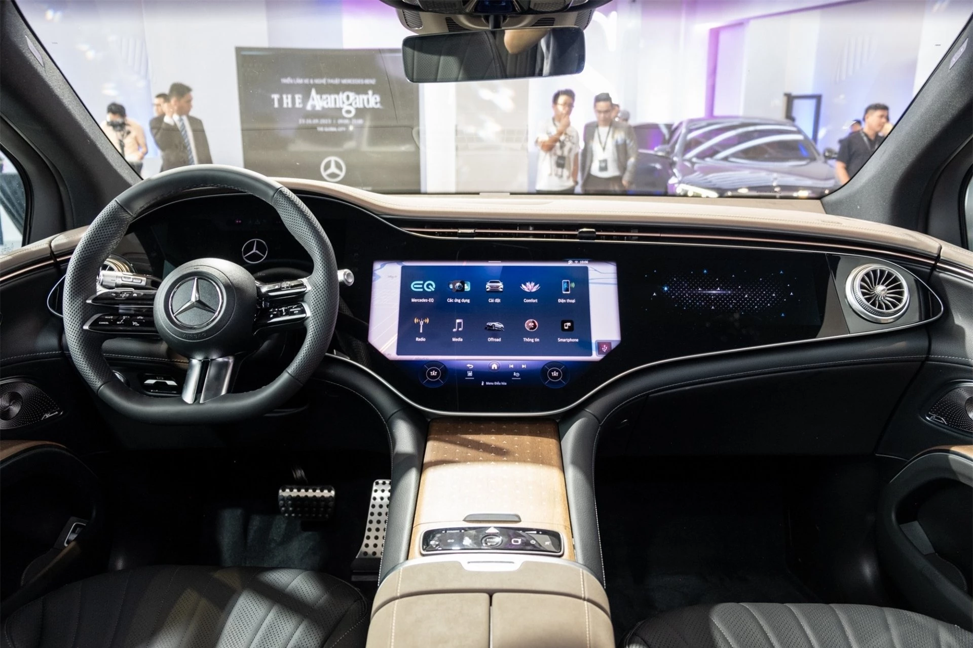 Mercedes-Benz Việt Nam trình làng bộ ba SUV thuần điện mới, giá từ 2,29 tỷ đồng 331008