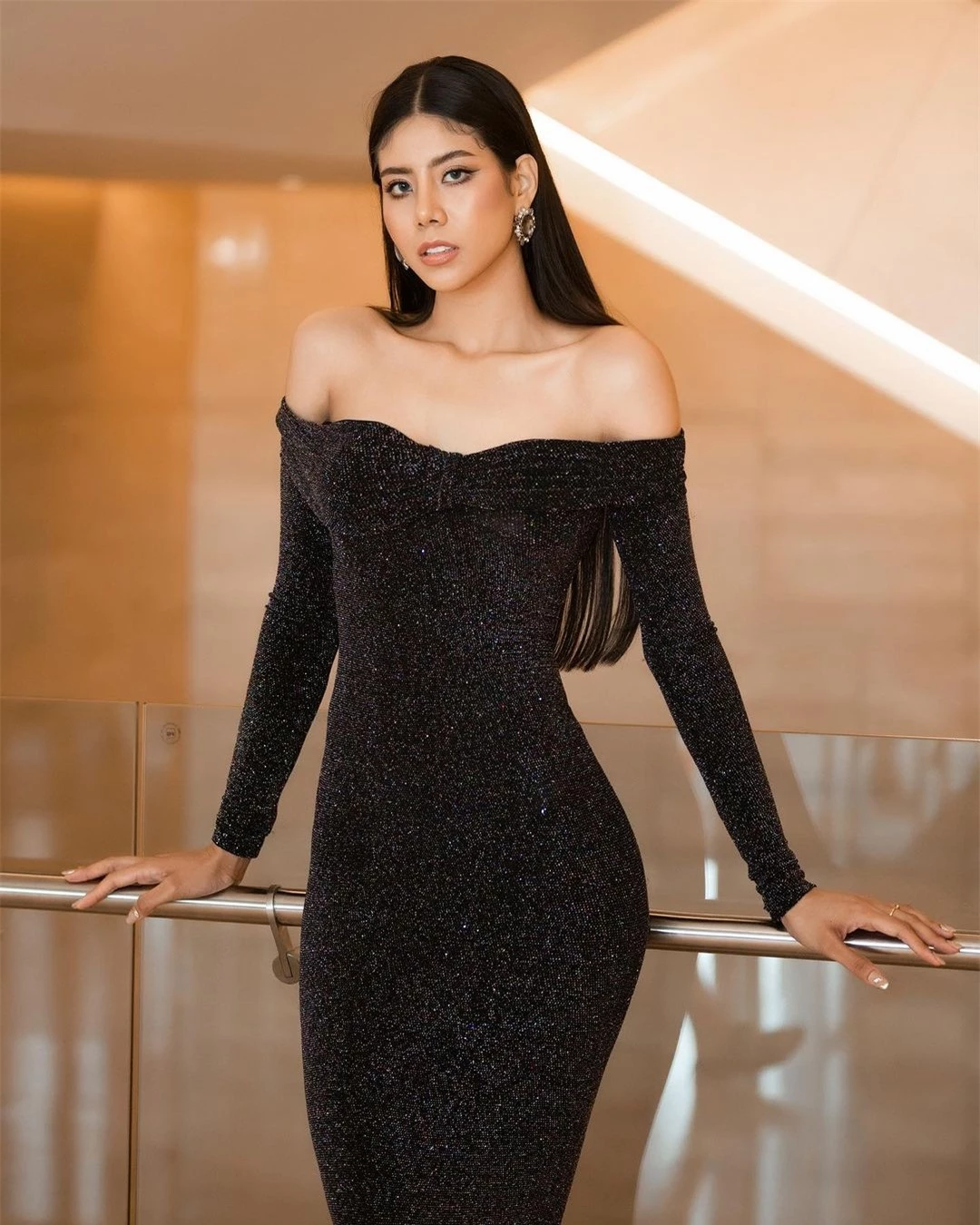 Người mẫu cao 1,8 m đăng quang Hoa hậu Hoàn vũ Myanmar ảnh 12