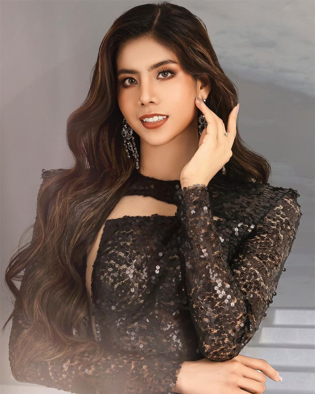 Người mẫu cao 1,8 m đăng quang Hoa hậu Hoàn vũ Myanmar ảnh 16