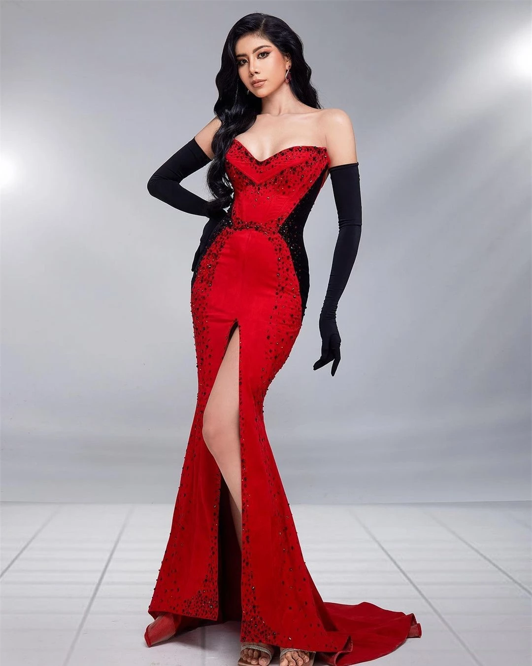 Người mẫu cao 1,8 m đăng quang Hoa hậu Hoàn vũ Myanmar ảnh 4