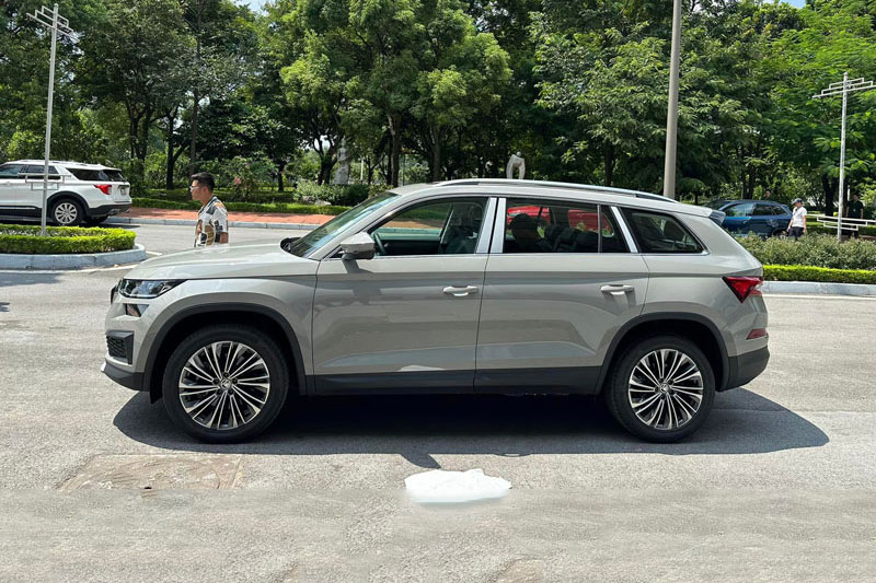 Cận cảnh đối thủ mới của Toyota Fortuner, Hyundai Santa Fe tại Việt Nam, giá từ 1,189 tỷ đồng