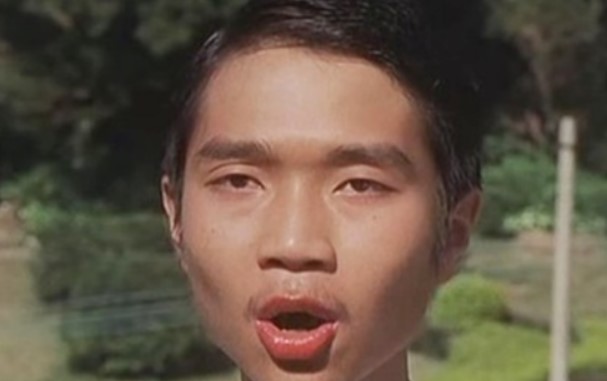 Từng khiến cả châu Á cười bò vì vai diễn ngớ ngẩn trên màn ảnh, ngoài đời nam diễn viên này có học vấn khủng!