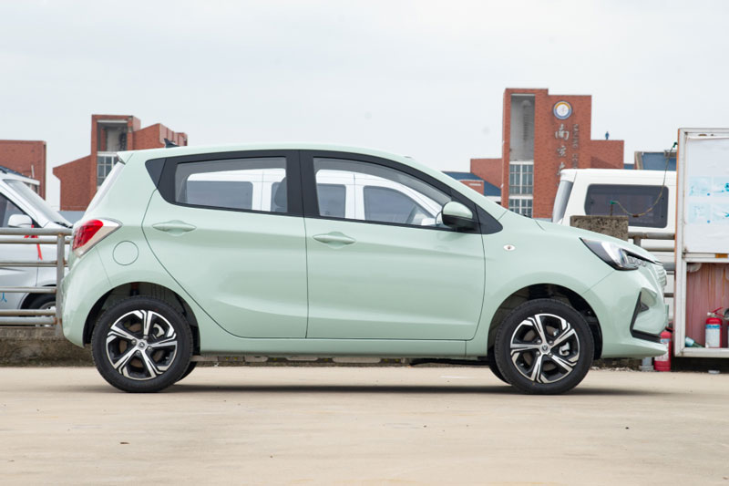 Xe điện mini công suất 75 mã lực, phạm vi hoạt động 310 km, giá 257 triệu đồng