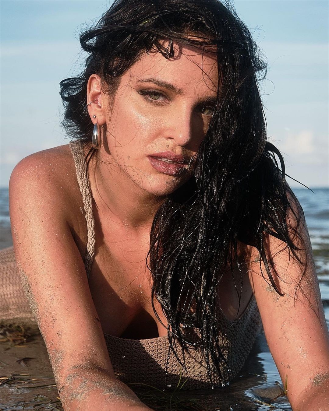 Chân dung người đẹp song tính sang Việt Nam thi Hoa hậu Hòa bình ảnh 13