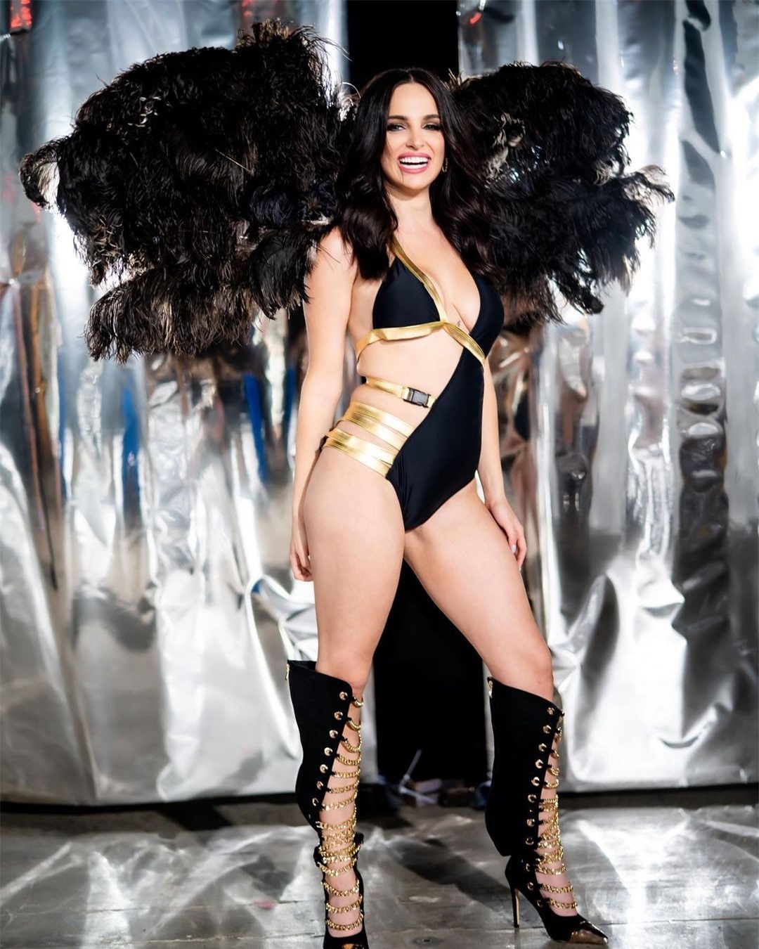 Chân dung người đẹp song tính sang Việt Nam thi Hoa hậu Hòa bình ảnh 17