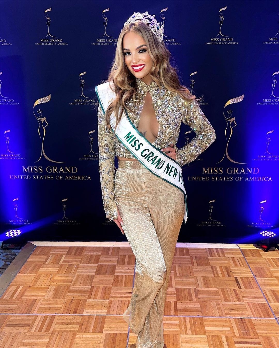 Chân dung người đẹp song tính sang Việt Nam thi Hoa hậu Hòa bình ảnh 3