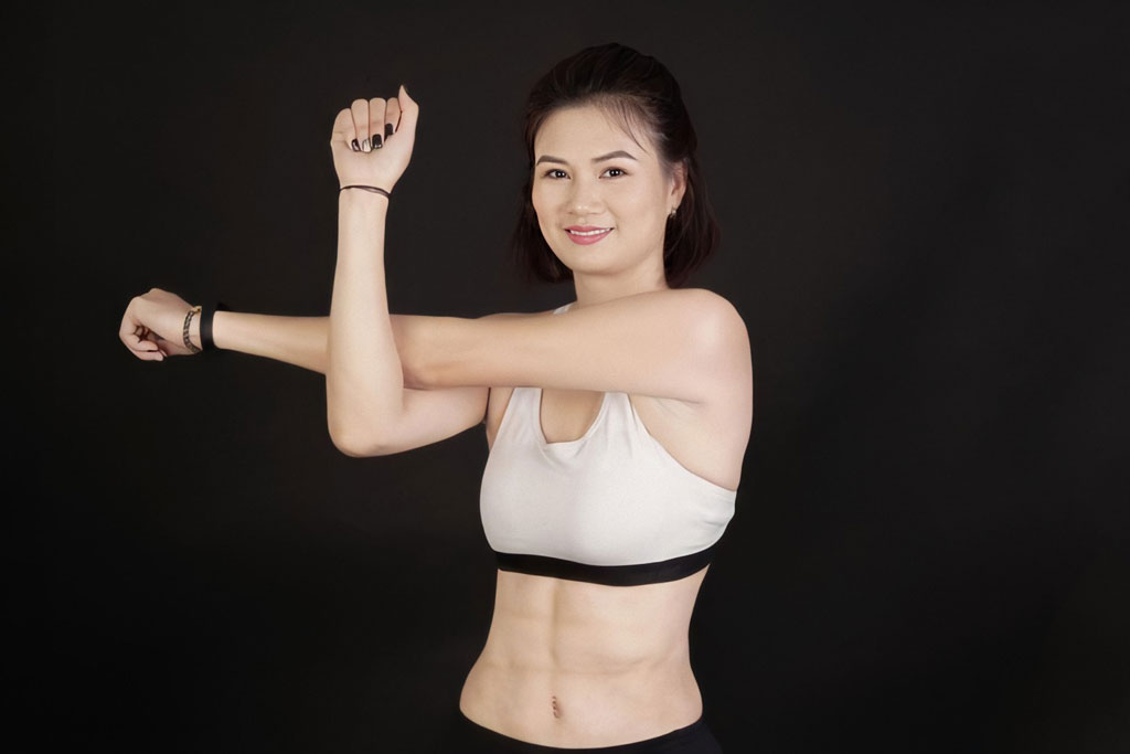 Vẻ đẹp ‘không tuổi’ của cựu VĐV bóng chuyền Kim Huệ