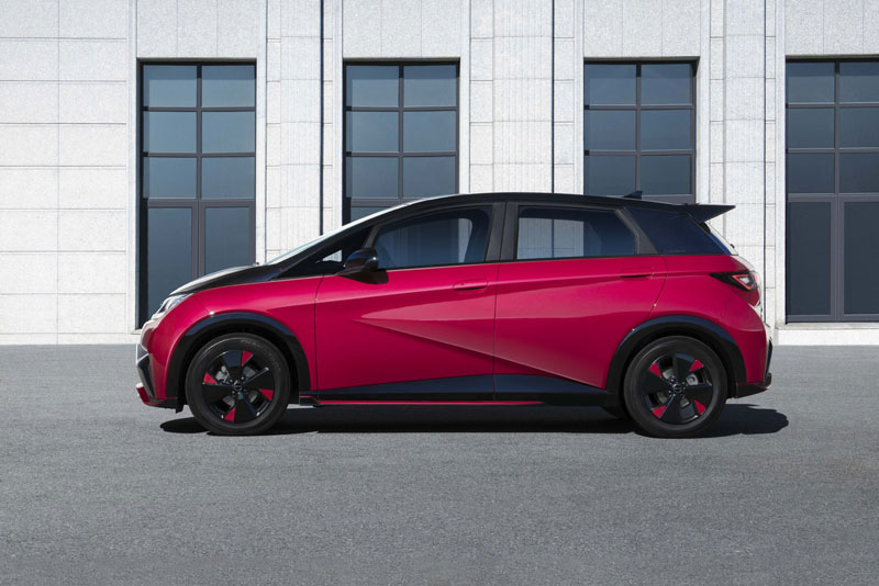 Xe điện 177 mã lực, phạm vi hoạt động 420 km/lần sạc, giá hơn 400 triệu đồng