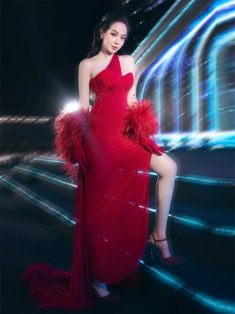 Hoa hậu đẹp nhất nhì Đà thành phối đồ đơn sắc đỉnh cao, bám sát xu hướng Quiet Luxury - 4