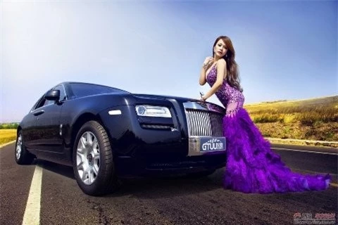 Mỹ nữ kiêu sa bên Rolls Royce Ghost ảnh 6