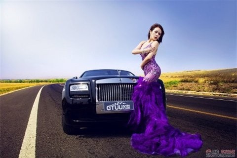 Mỹ nữ kiêu sa bên Rolls Royce Ghost ảnh 7