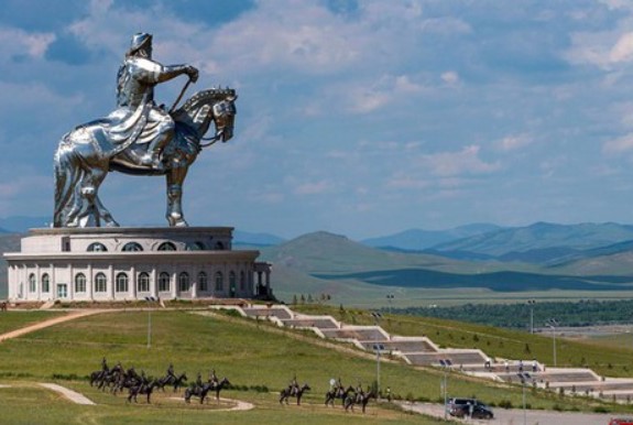 Nghi án 2 vạn người chết để giấu kín lăng mộ Thành Cát Tư Hãn, vậy nó nằm ở đâu?