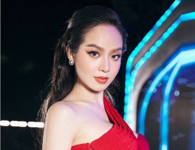 Hoa hậu đẹp nhất nhì Đà thành phối đồ đơn sắc đỉnh cao, bám sát xu hướng Quiet Luxury