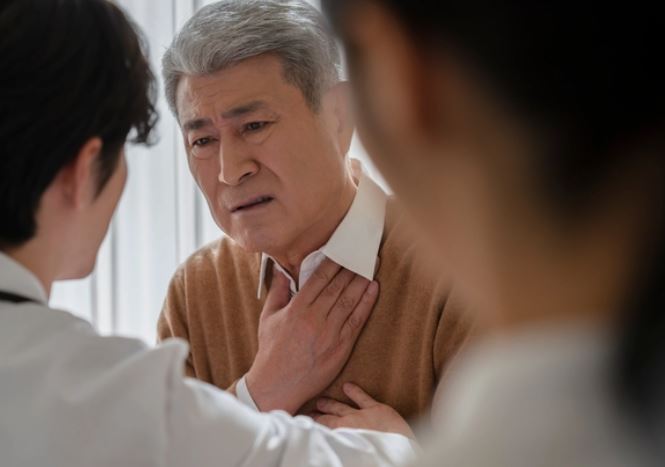 Bố chồng gọi hết các con về ăn cơm rồi đòi đến viện dưỡng lão