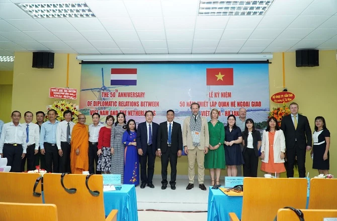 Các đại biểu tham dự Lễ kỷ niệm 50 năm thiết lập quan hệ ngoại giao Việt Nam - Hà Lan