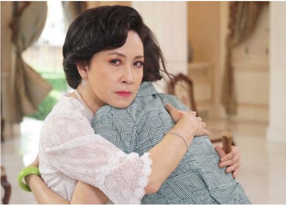 2 năm con gái không về quê, nghỉ lễ tôi khăn gói vào thăm để rồi nước mắt giàn giụa khi thấy con thơ thẩn trong viện