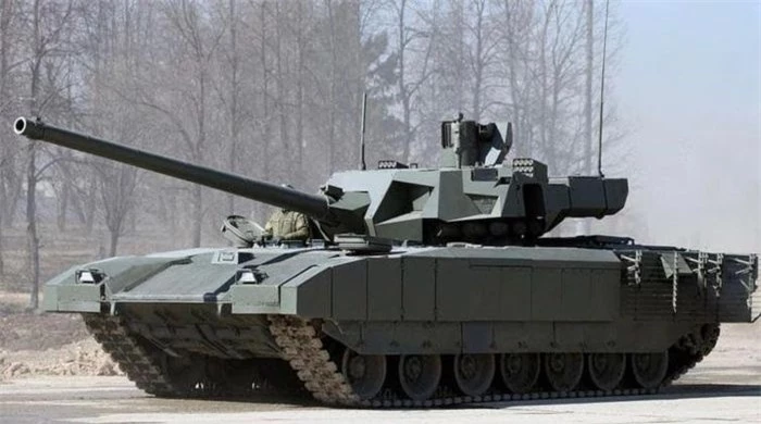 Bao giờ xe tăng T-14 Armata tối tân nhất của Moskva có thể tham gia chiến sự một cách đầy đủ là câu hỏi mà giới truyền thông cũng như các chuyên gia quân sự trong và ngoài nước Nga rất quan tâm.