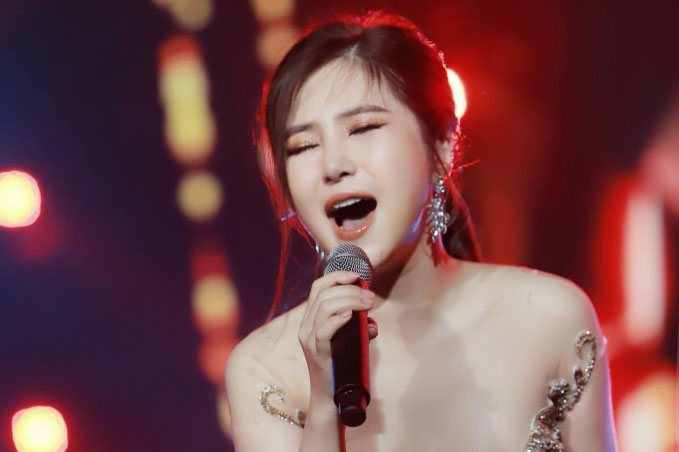 Trước khi bất ngờ về Việt Nam, Hương Tràm sống ra sao ở Mỹ trong 4 năm?