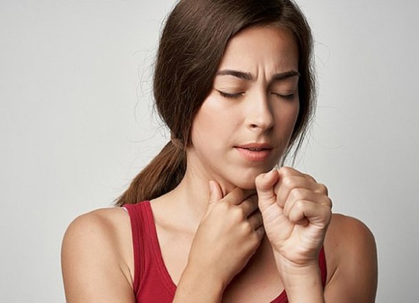 Bác sĩ: Đau họng mùa mưa đừng ăn những thực phẩm này