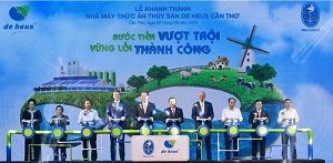 Cần Thơ: Khánh thành nhà máy công suất lớn sản xuất thức ăn cá tra, basa