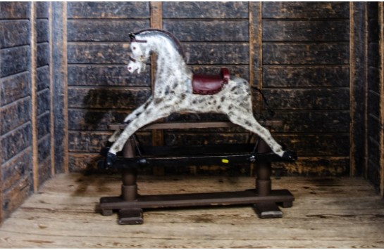 'Rợn tóc gáy' câu chuyện về chú ngựa ‘gọi hồn’ của nhà ngoại cảm và những bí ẩn trong căn nhà bị ma ám