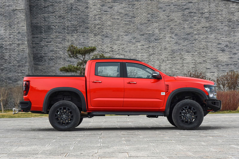 Xe bán tải cỡ lớn sử dụng động cơ tăng áp, giá gần 450 triệu đồng