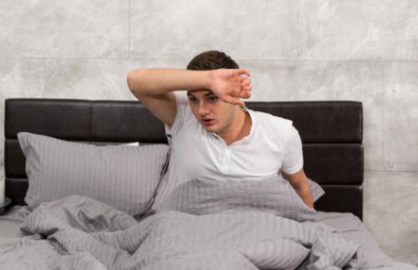 Người tuổi thọ ngắn thường phạm phải 3 lỗi sai này khi tắm, sau 60 tuổi đừng để mắc phải điểm nào