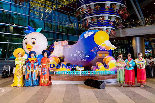 Nhà ga quốc tế sân bay Đà Nẵng rộn ràng chương trình “Ánh trăng giao hòa” đón Trung thu