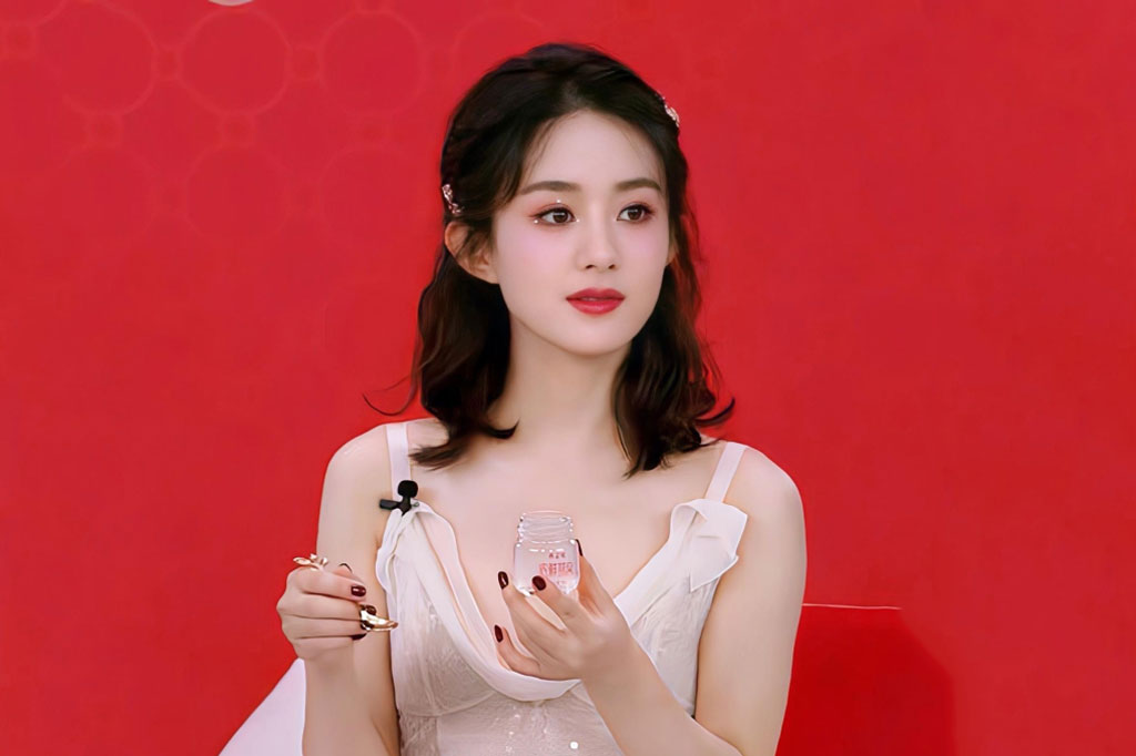 Triệu Lệ Dĩnh ngày càng “lão hóa ngược", U40 mà nhìn như gái 20 khiến dân mạng xao xuyến