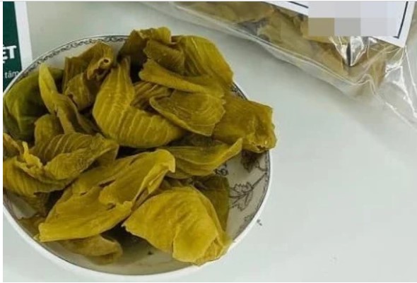 Màng mề gà phơi khô cực tốt, chữa được nhiều bệnh, biết rồi khi mổ gà đừng vứt đi nữa