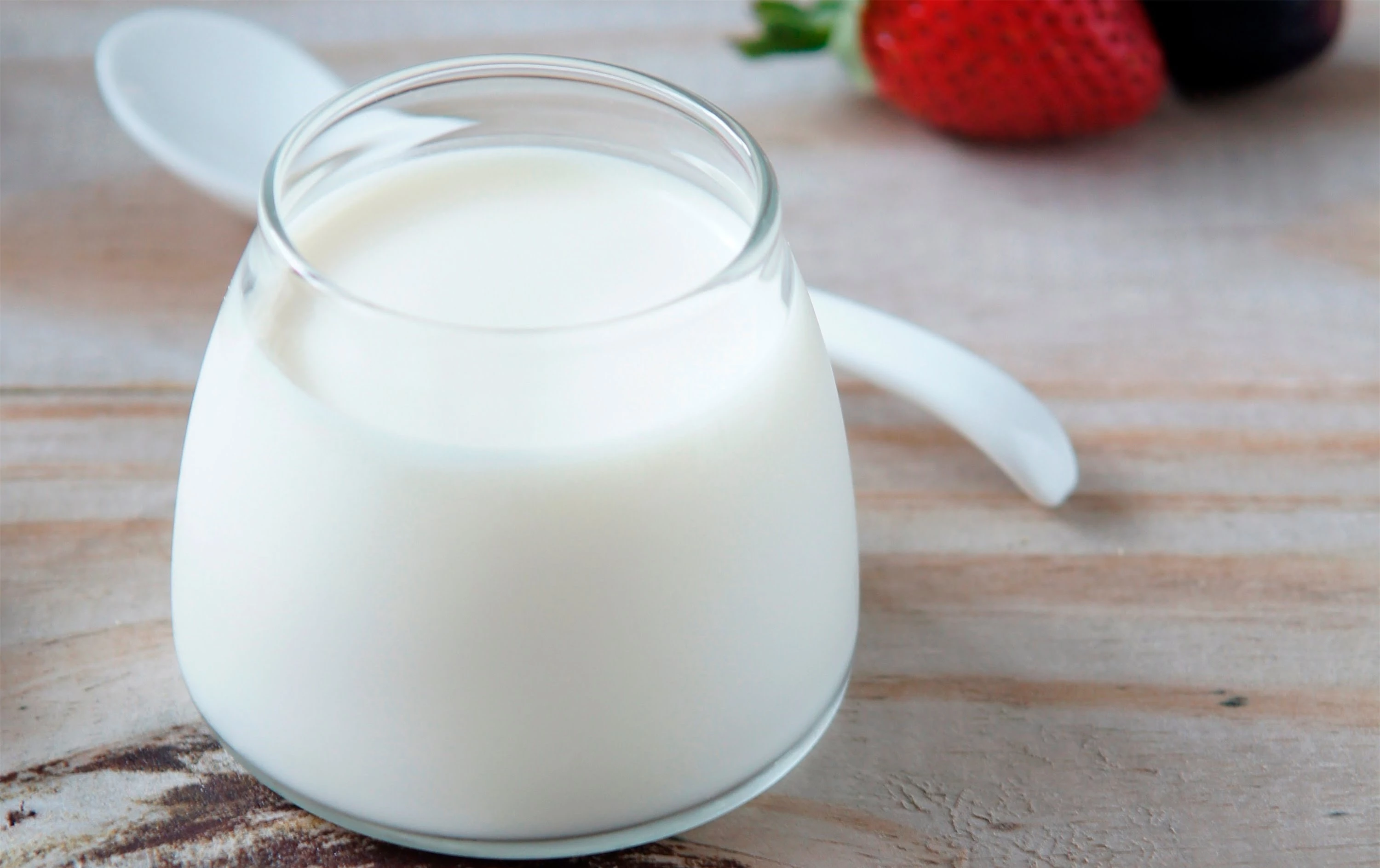 Bổ sung sữa chua hàng ngày tốt cho bệnh nhân ung thư tuyến giáp