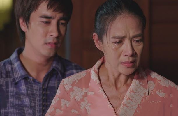 Chia tài sản thiên vị cho con trai trưởng, giờ mắc bệnh mới biết lòng hiếu thuận của con út