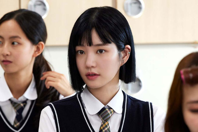 Phim Hàn có 1 nữ sinh đẹp miễn bàn, thăng hạng nhan sắc nhờ cắt tóc nhưng netizen chẳng dám mê