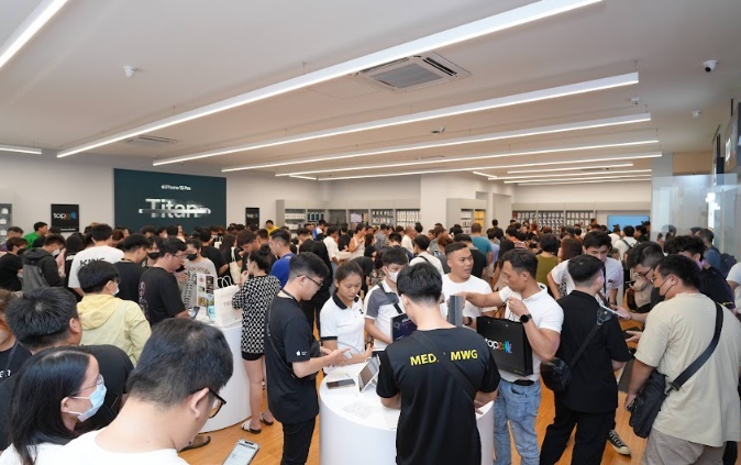 TopZone và Thế Giới Di Động chính thức mở bán iPhone 15 series