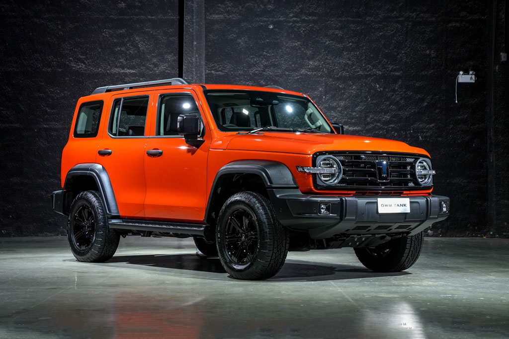 SUV địa hình công suất 304 mã lực, nội thất tiện nghi, giá gần 1,2 tỷ đồng