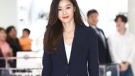 Ăn mặc đơn giản, chị đẹp U50 'vượt mặt' Song Hye Kyo từ sắc vóc đến phong cách