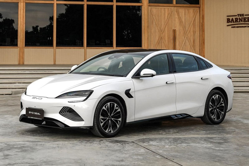 Sedan thuần điện của hãng xe sắp vào Việt Nam "gây sốt" với lượng đơn hàng khủng chỉ sau 1 tiếng mở bán