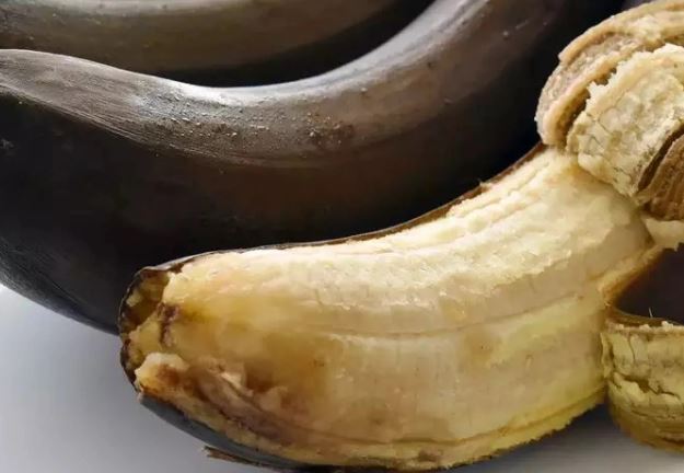 Chuối chín quá đừng vội bỏ đi vì chúng có những công dụng tuyệt vời thế này