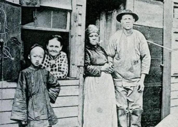 Loạt ảnh hiếm cuối thời nhà Thanh lột tả cuộc sống đặc biệt của người dân tại khu phố Tàu ở Mỹ