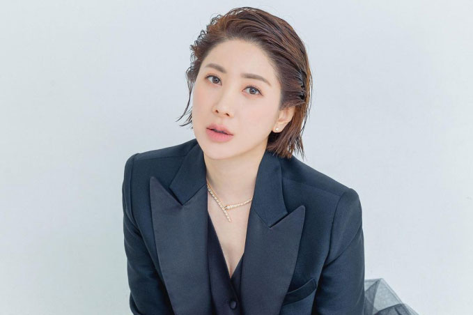 Nữ ca sĩ đình đám bị chồng doanh nhân đâm đơn ly dị chỉ sau 7 tháng cưới, lên tiếng trong sự ngỡ ngàng