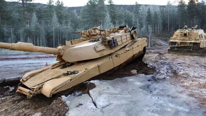 Thoạt nhìn, nhiều người có thể nghĩ rằng việc chậm giao xe tăng M1 Abrams không có gì đáng nói. Nhưng trên thực tế, đây là một vấn đề rất lớn chưa được đề cập tới.