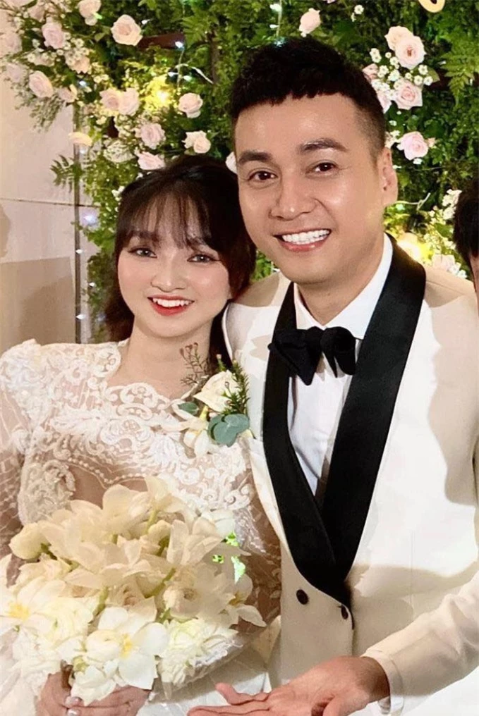 Ngọc Thuận kết hôn với vợ kém 18 tuổi chỉ sau vài tháng quen biết 